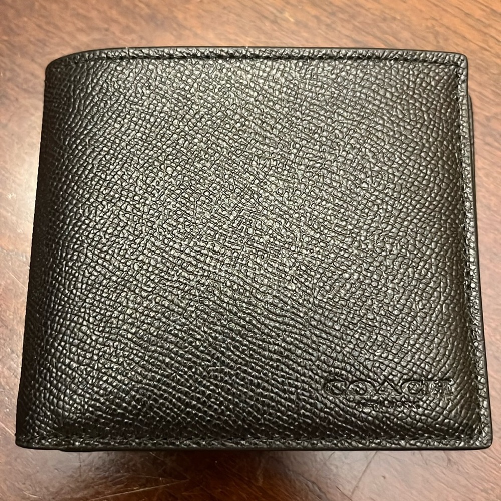 COACH: Men’s black leather wallet